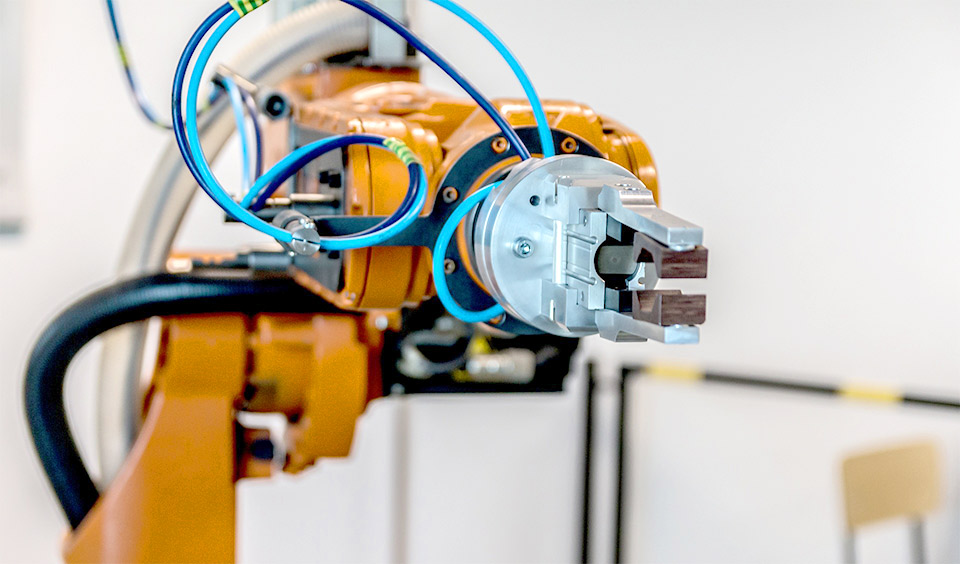 Kỹ năng công nghệ trong việc chế tạo và nghiên cứu robot đang có nhu cầu gia tăng để đáp ứng cho ngành sản xuất do dịch bệnh
