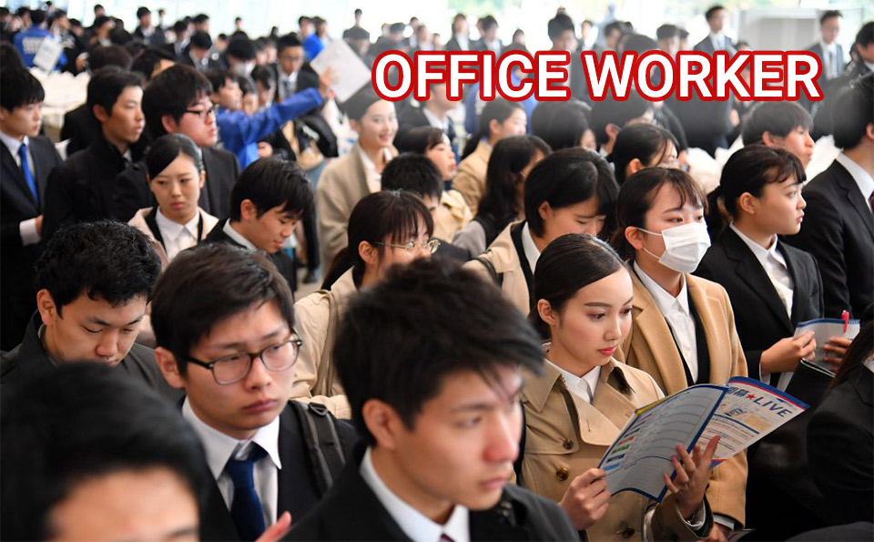 Nhân viên hành chính văn phòng Nhật Bản